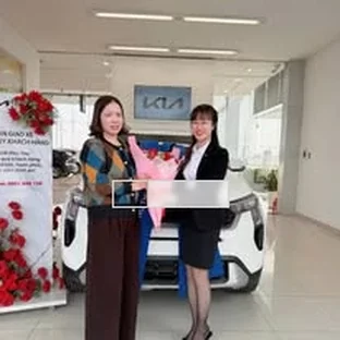 Hoạt động tư vấn và giao xe Kia tại Phú Thọ 2