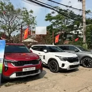 Kia Phú Thọ - Hoạt động giới thiệu xe và tư vấn trực tiếp.